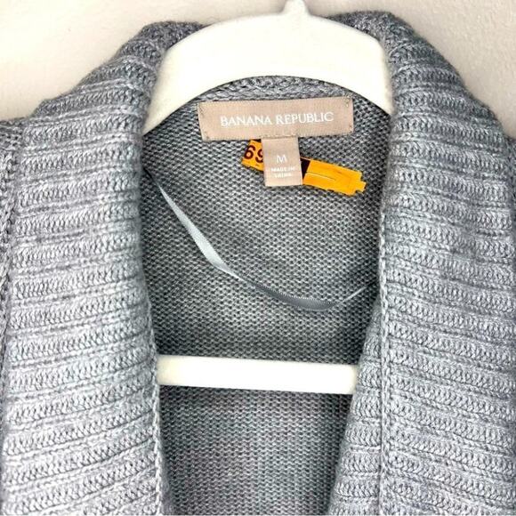 Banana Republic Merino Wool Cardigan Size Medium - Picture 2 of 5